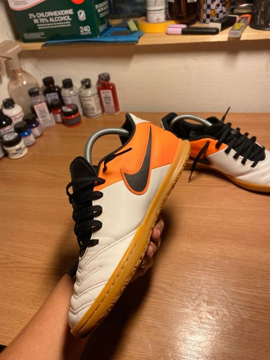 Adidasi fotbal Nike Tiempo