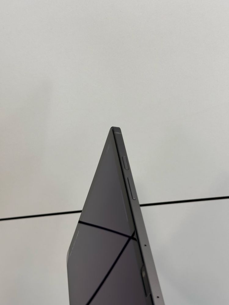 Продавам Samsung Galaxy TAB S9 FE+