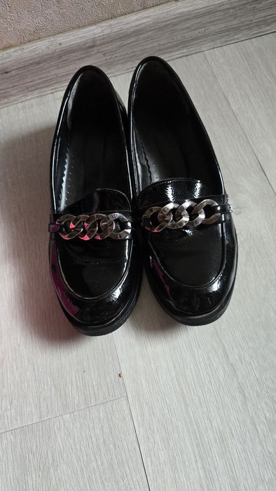 Продаю лоферы в отличном состоянии