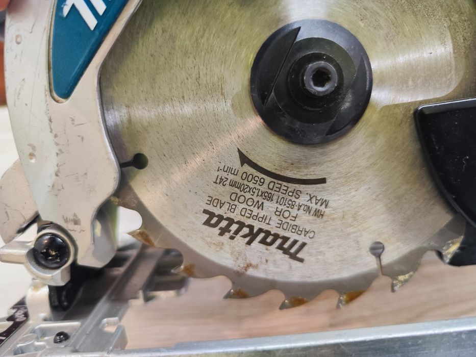 Corp Fierastau circular Makita DSS610 pe acumulator