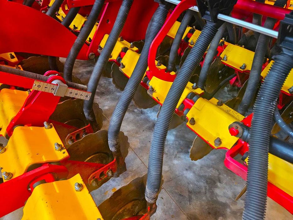 Semanatoare Vaderstad Rapid 400 C an 2018 cu fertilizare discuri Kuhn