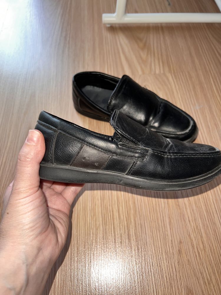 Туфли на мальчика 31-размера, ботинки 32-размера