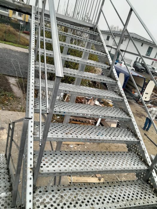 Scări metalice galvanizate la orice demisiune asiguram transport ori u
