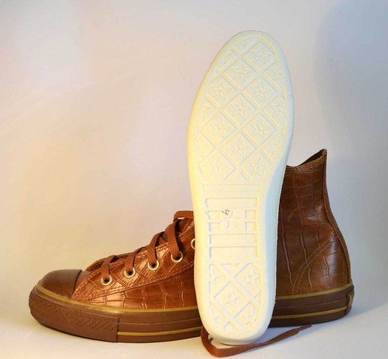 Продавам оригинални Converse Chuck Taylor All Star – лимитирана серия!