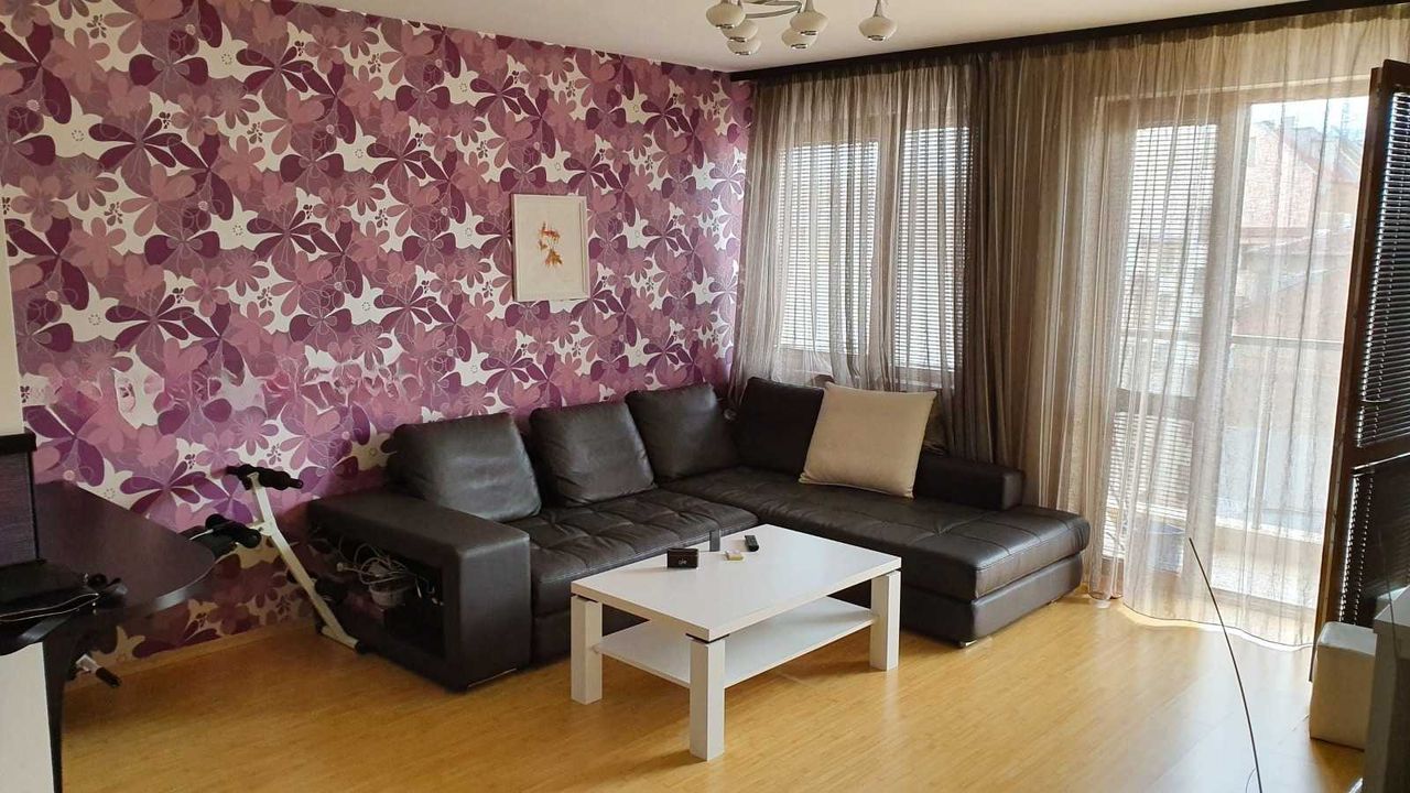 Дава се под наем Двустаен апартамент в София, Център - 70 кв.м за 650 € - Снимка #1