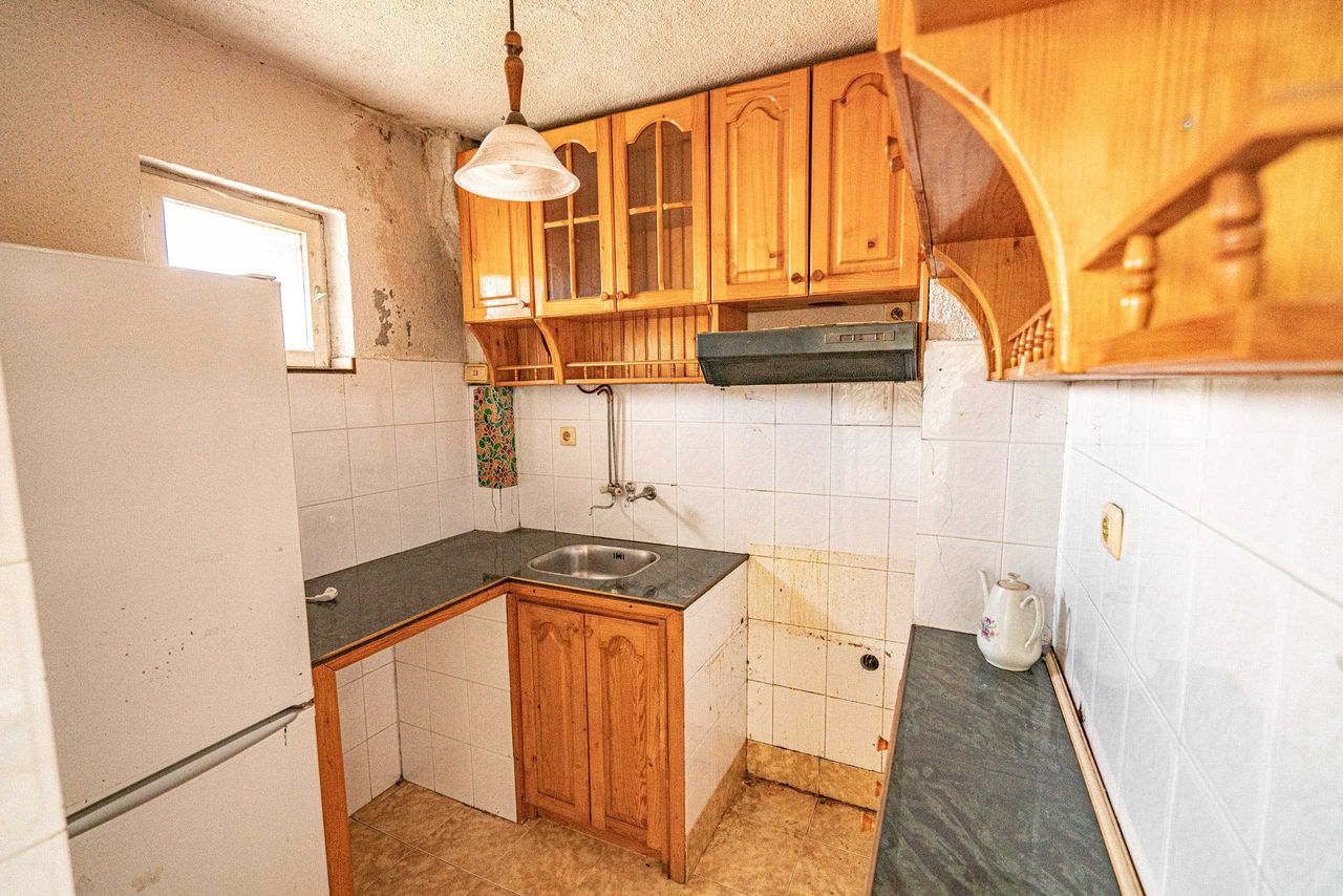 Продава се Тристаен апартамент в Кърджали, Център - 108 кв.м за 732 €/кв.м - Снимка #9