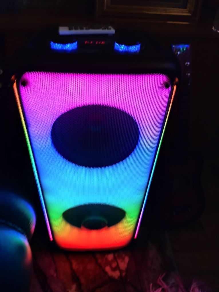 Колона 80w нова с блутут +2микрофона