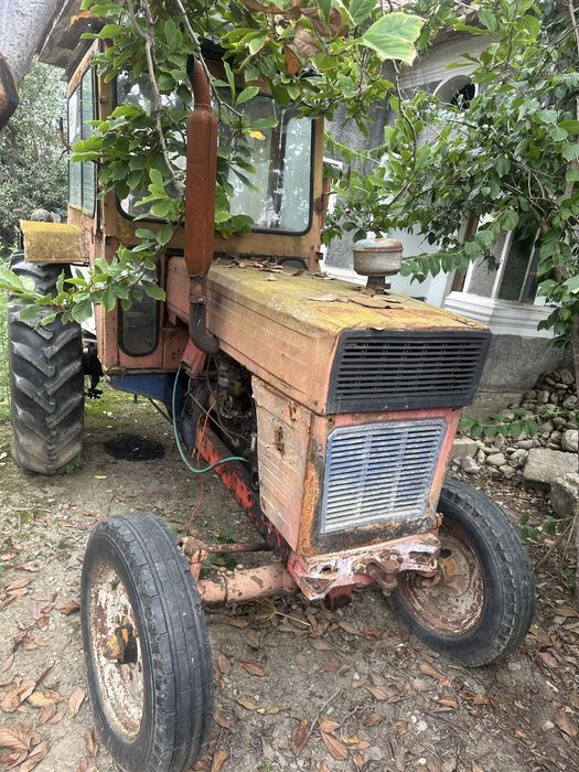 Vand doua tractoare U650