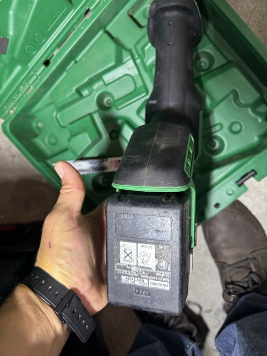 Foerastrau sanie hikoki cu baterie de 5ah