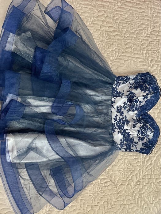 Официална рокля-носена само по веднъж