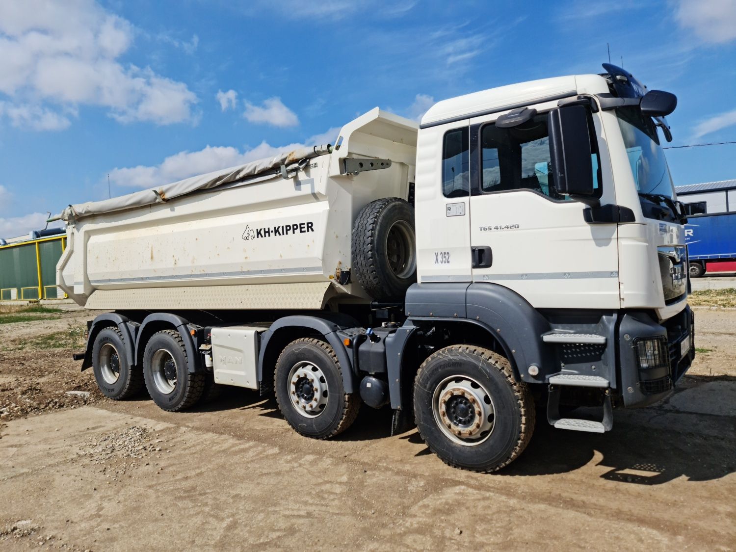 Lucrari si Servicii profesionale  inchiriere buldo excavator,camion,bo