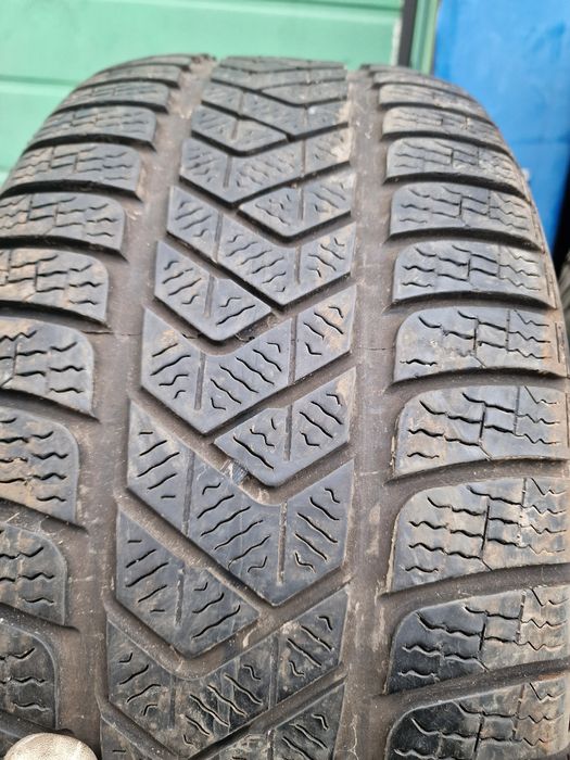 Anvelopă 245/45R19 marca Pirelli, DOT 2023