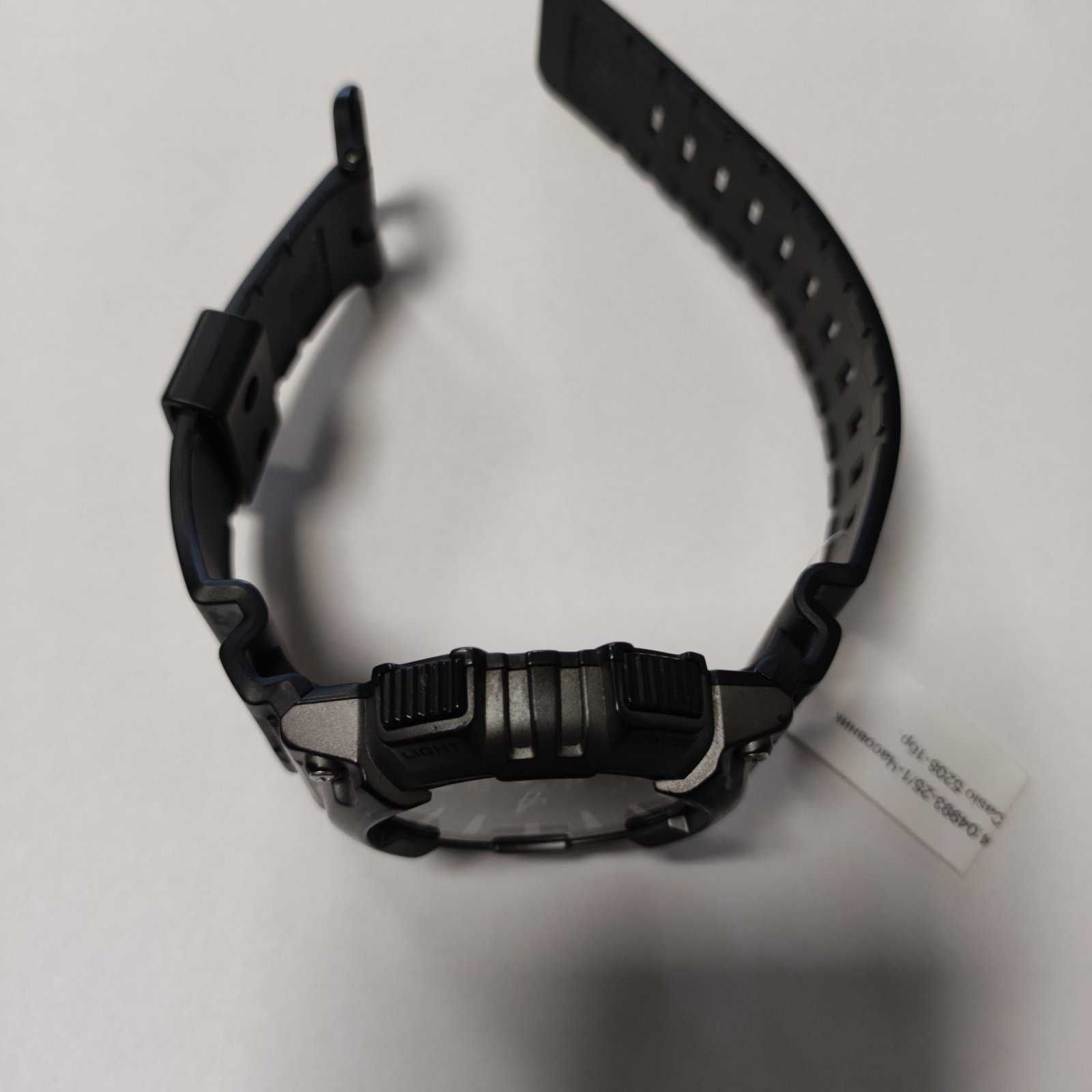 Часовник Casio AQ-S810W