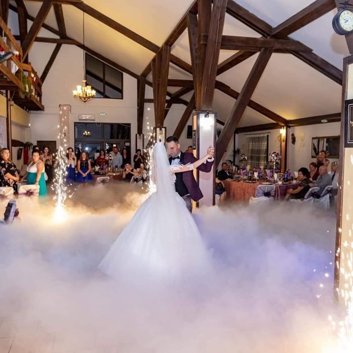 Artificii exterior, fum greu, gheata carbonica, fulgi, baloane cu fum