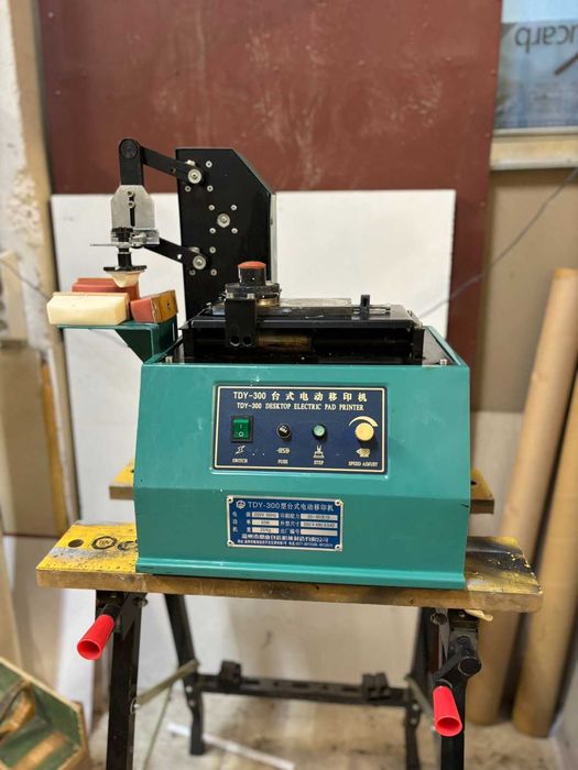 TDY 300 Настолен електрически тампонен принтер