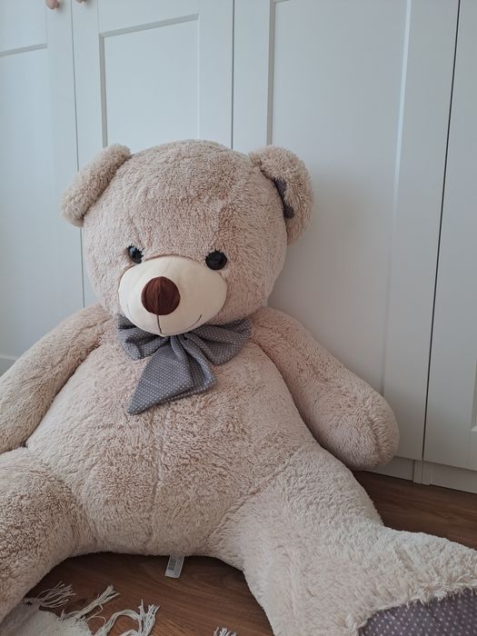 Голямо плюшено мече