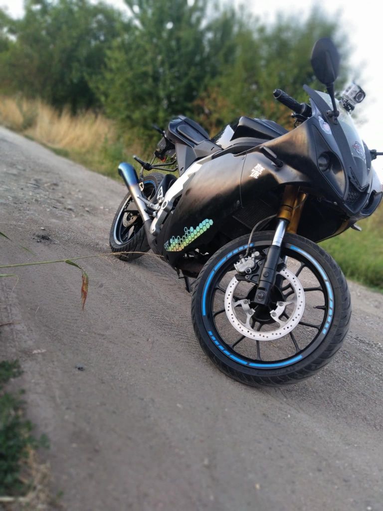 Rieju RS3 – спортен мотор с визия и динамика