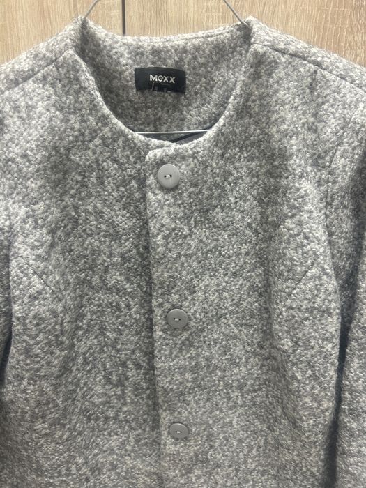 Продам пальто новое размер на 46-48