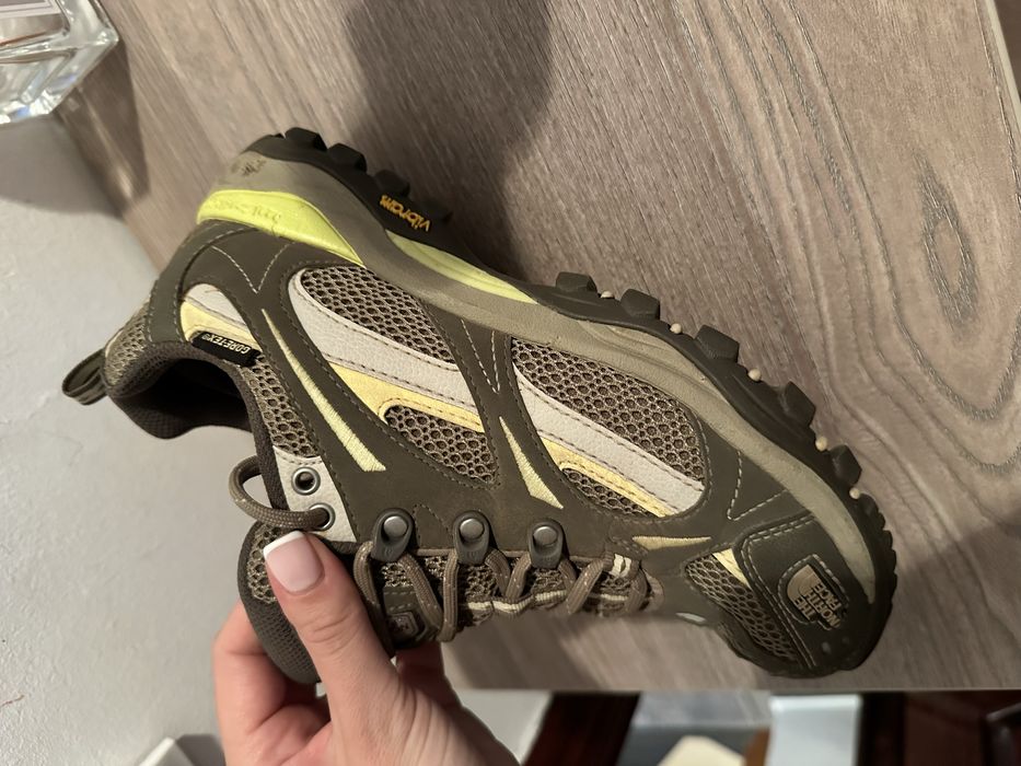 Обувки North Face 38