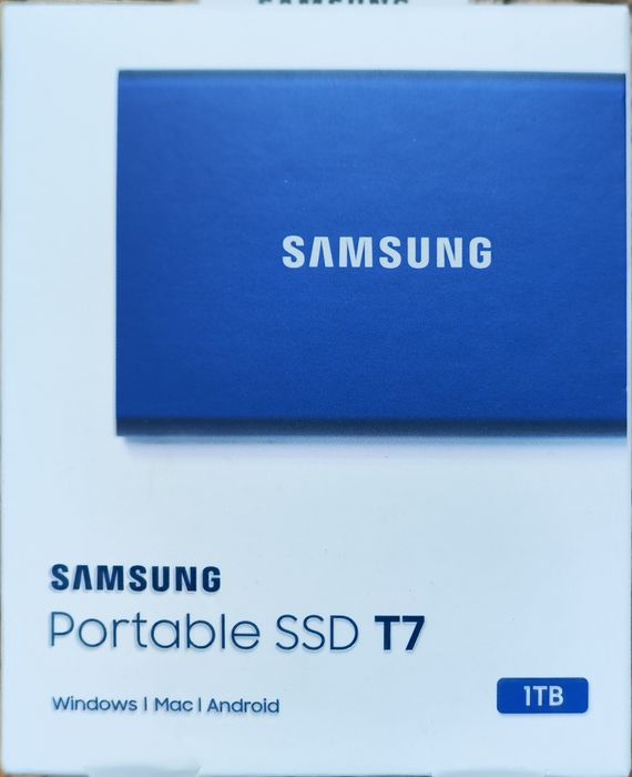 Ултра бърз SSD диск Samsung Portable SSD T7 1TB, USB 3.2,