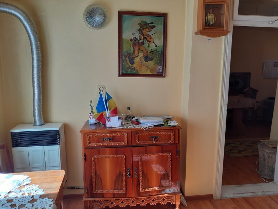 Pat de vanzare cu două  noptiere