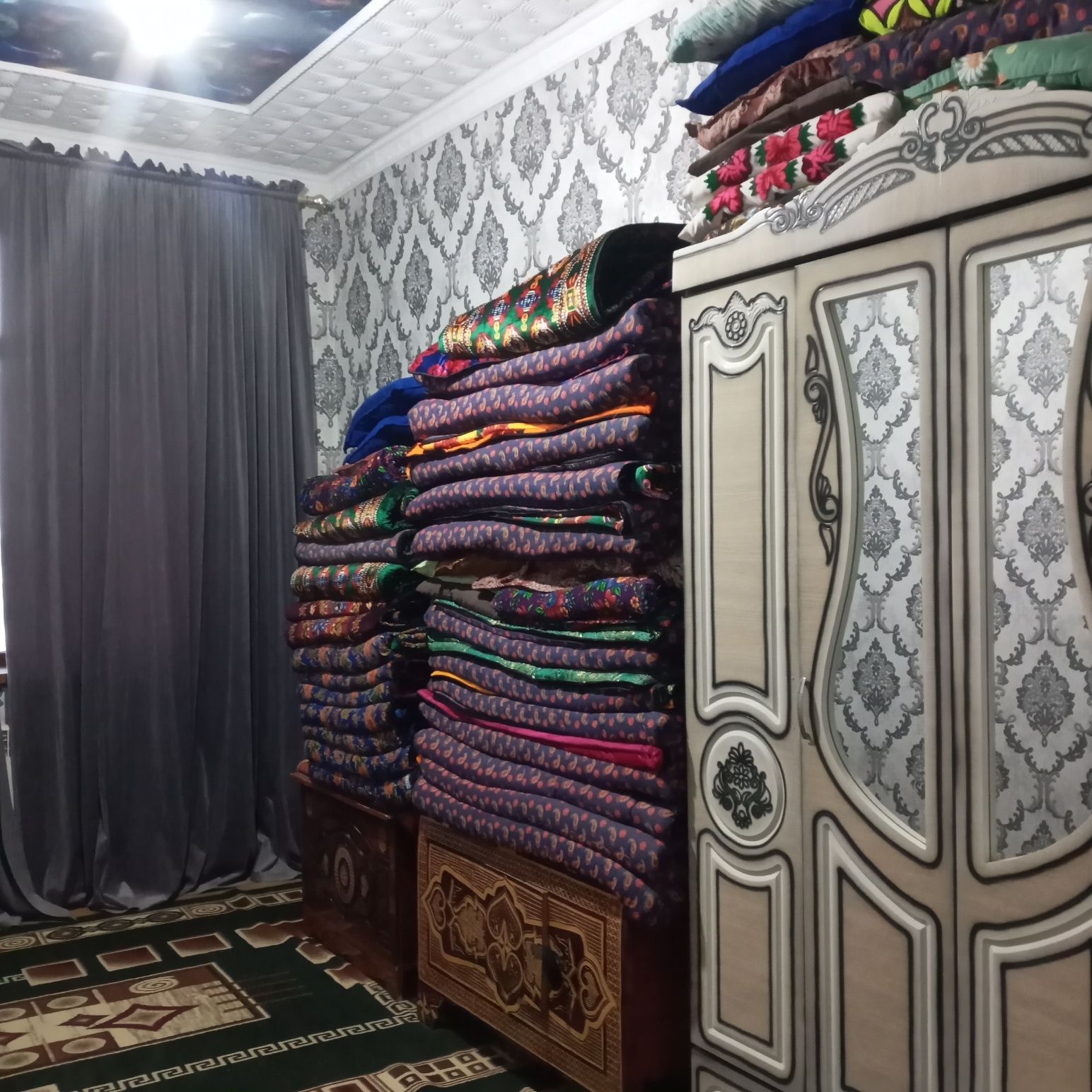 Termiz shahrida yangi 3 honali toza ozoda kvartira ijaraga beriladi. B