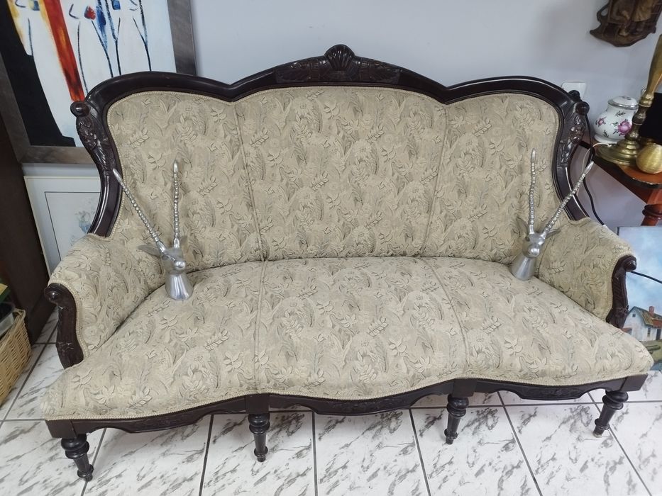 Антикварен френски ръчно резбован диван Наполеон Трети. 1848-1870