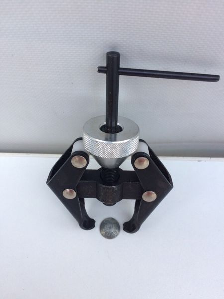Presa extras borne rulmenti si stergatoare extractor