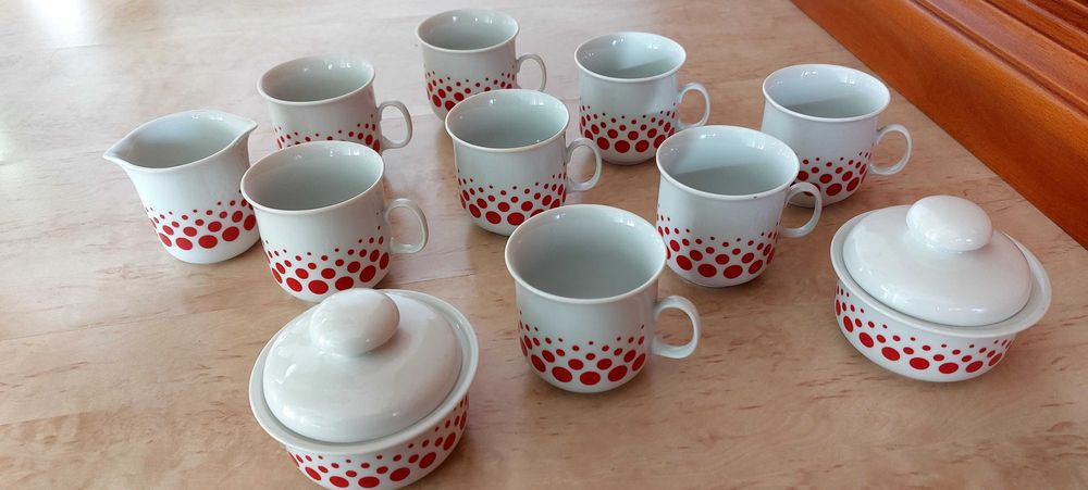 Set cani porțelan german  cu zaharniță și vas lapte