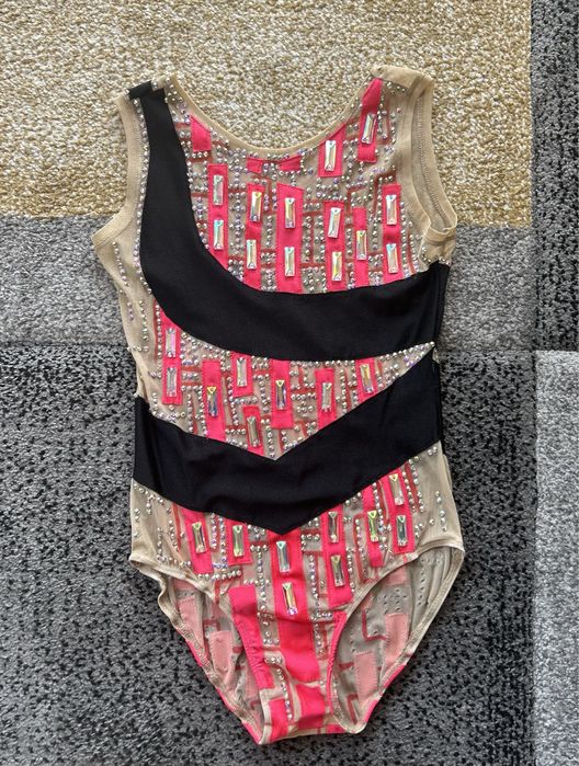 Трико по художествена гимнастика