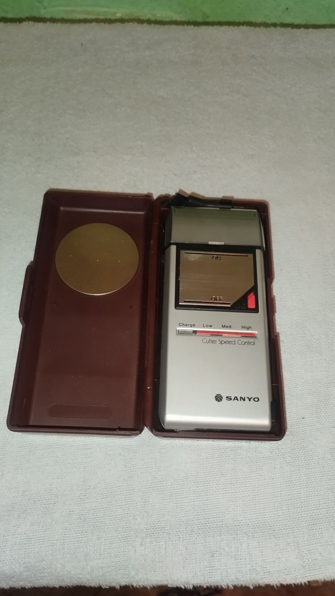 Продаю элекробритву SANYO.