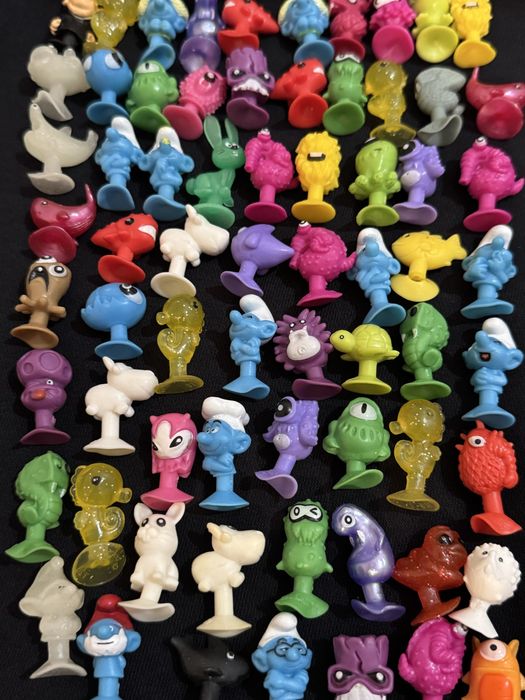 68 броя стикита.