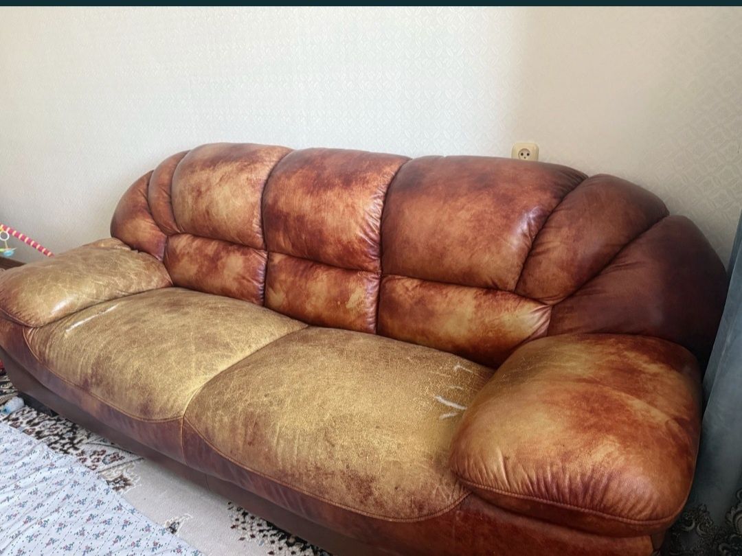 Диван  кожанный диван
