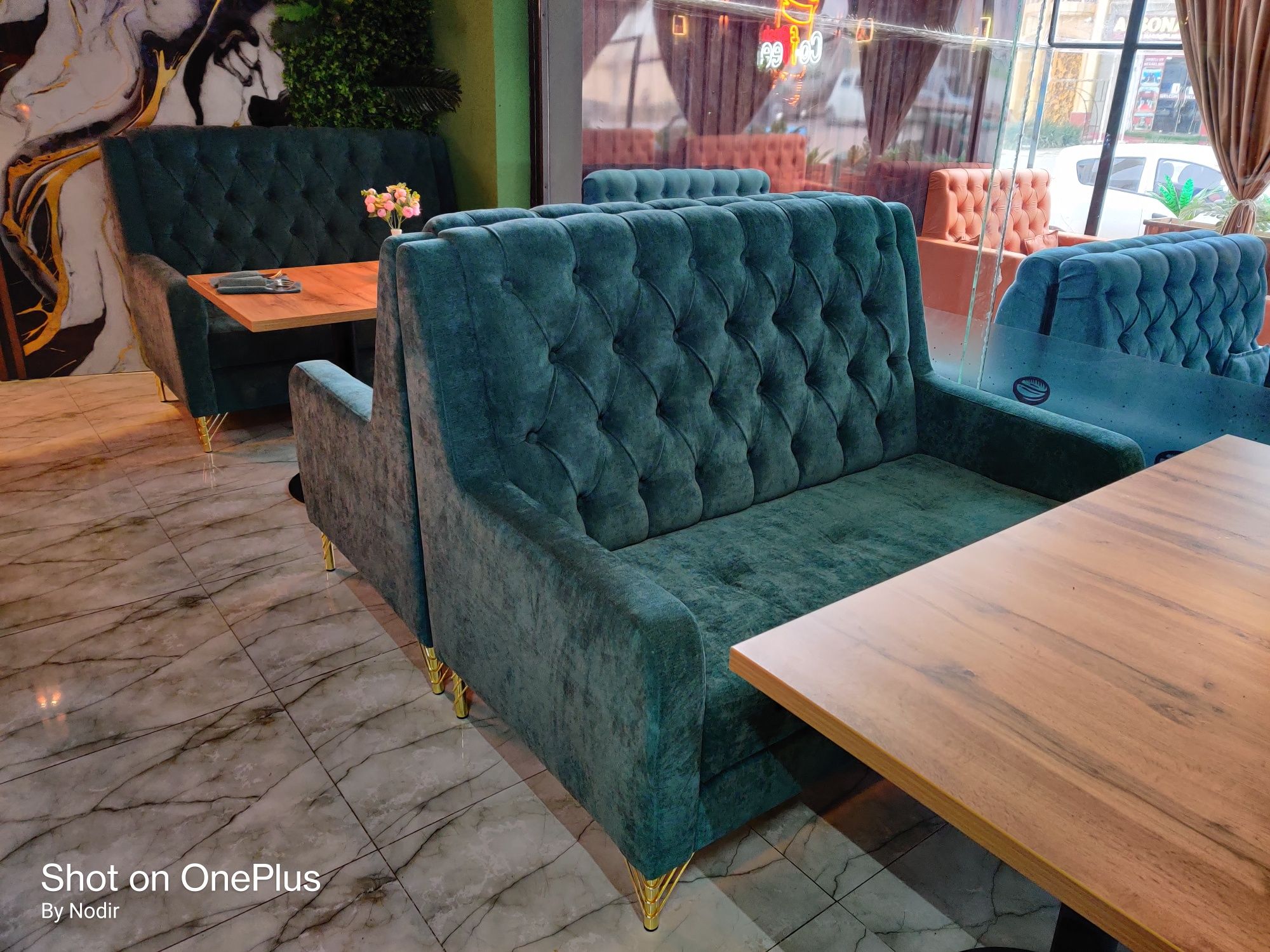 Divan kafe va restoranlar uchun.