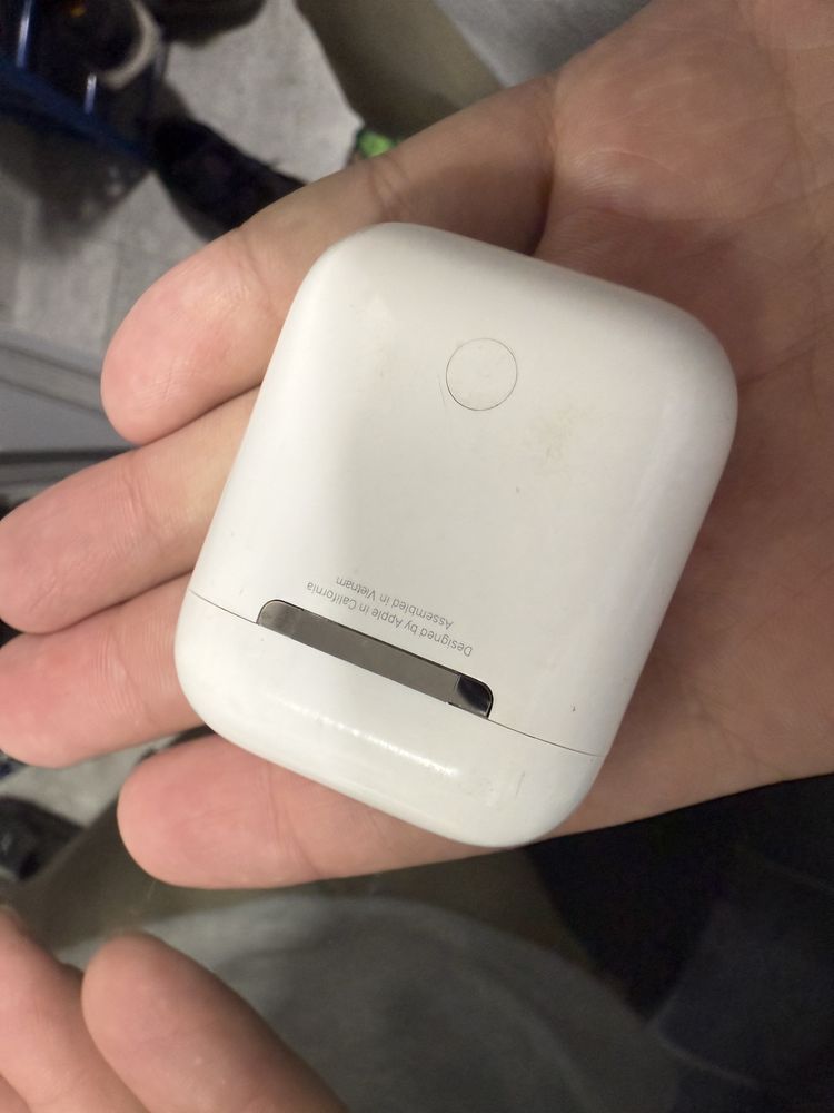 Кейс airpods оригинал
