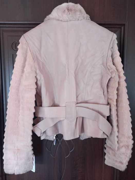 Продам новую женскую кожаную короткую демисезонную куртку