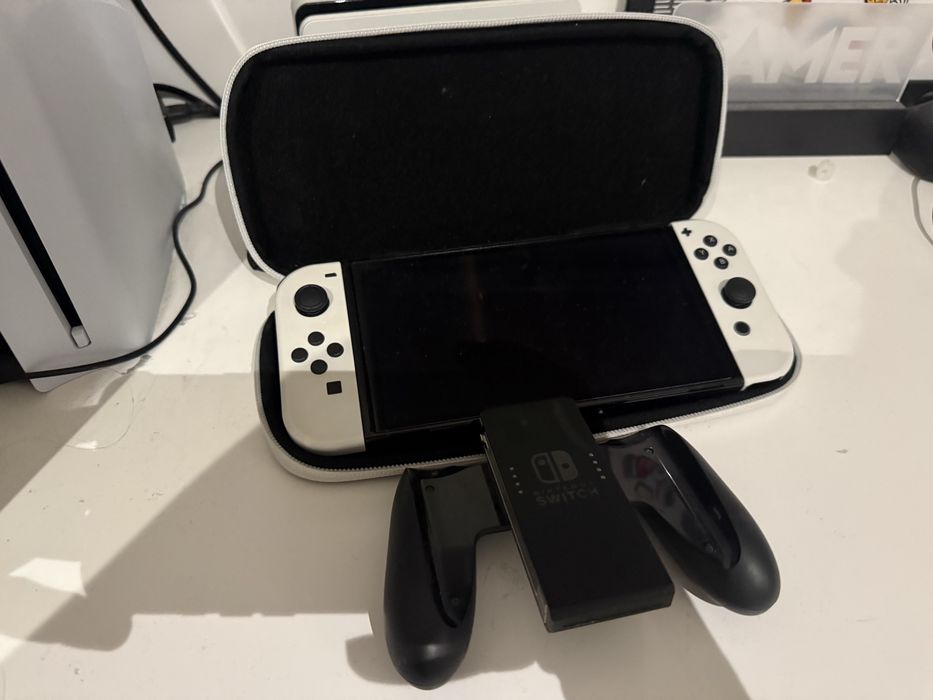 Nintendo Switch White