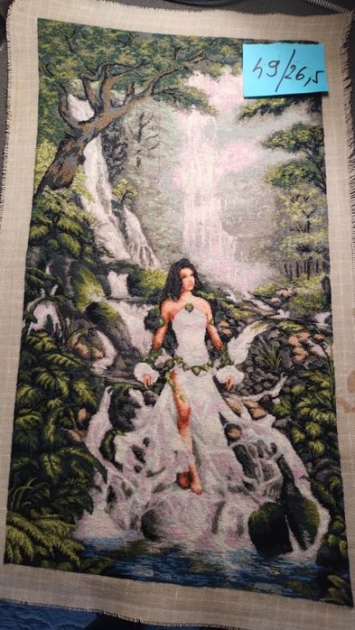 Vând șase goblenuri.