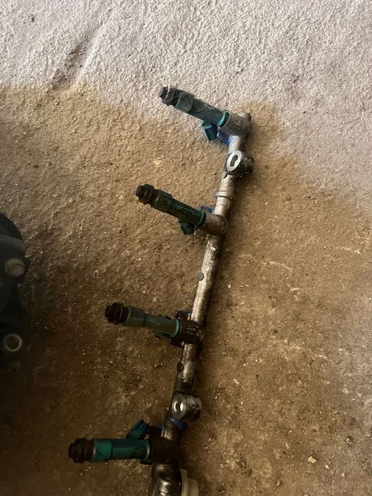 Впускной коллектор и форсунки