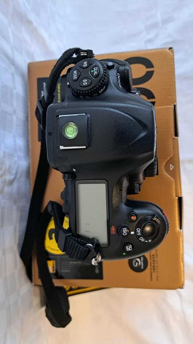 Vând kit Aparat  DSLR Nikon D500 cu obiectiv Nikkor 16-80 mm f 2.8-4E