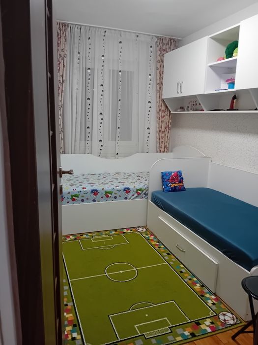 Inchiriez apartament 3 camere, Bacău, Milcov 122