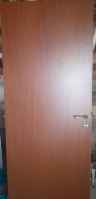 Vând două uși in stare bună