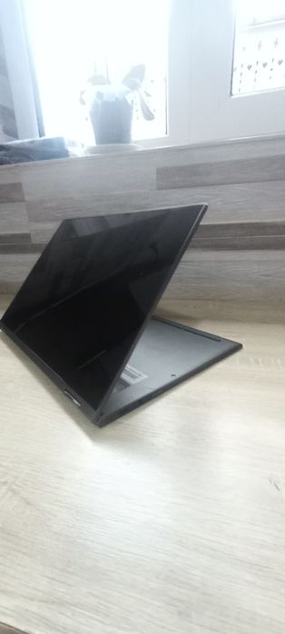 Laptop Lenovo yoga c630 ( 2-1 laptop care se transforma in tableta)