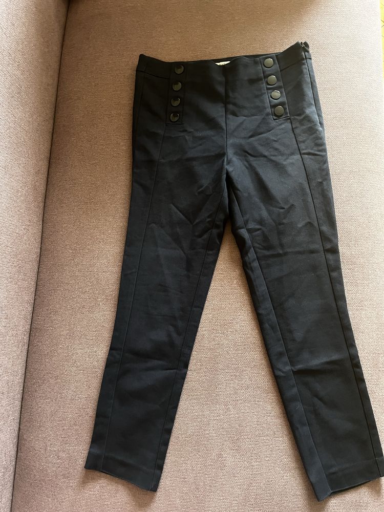 Vand pantaloni Stradivarius