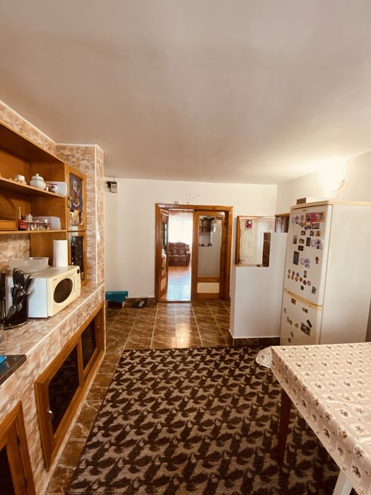 Apartament de vanzare cu 3 camere - Calimanesti Centru-