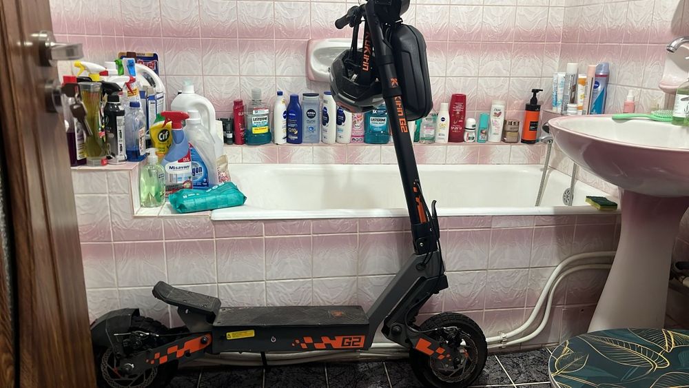 Vând trotineta electrica Kukirin G2
