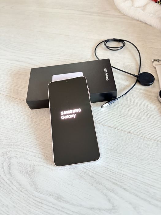 Телефон Samsung 23+