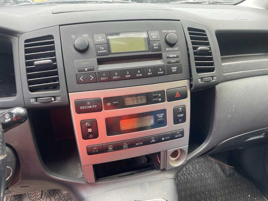 Тойота корола версо 2.0 D4D / Toyota Corolla verso 2.0 D4D на части