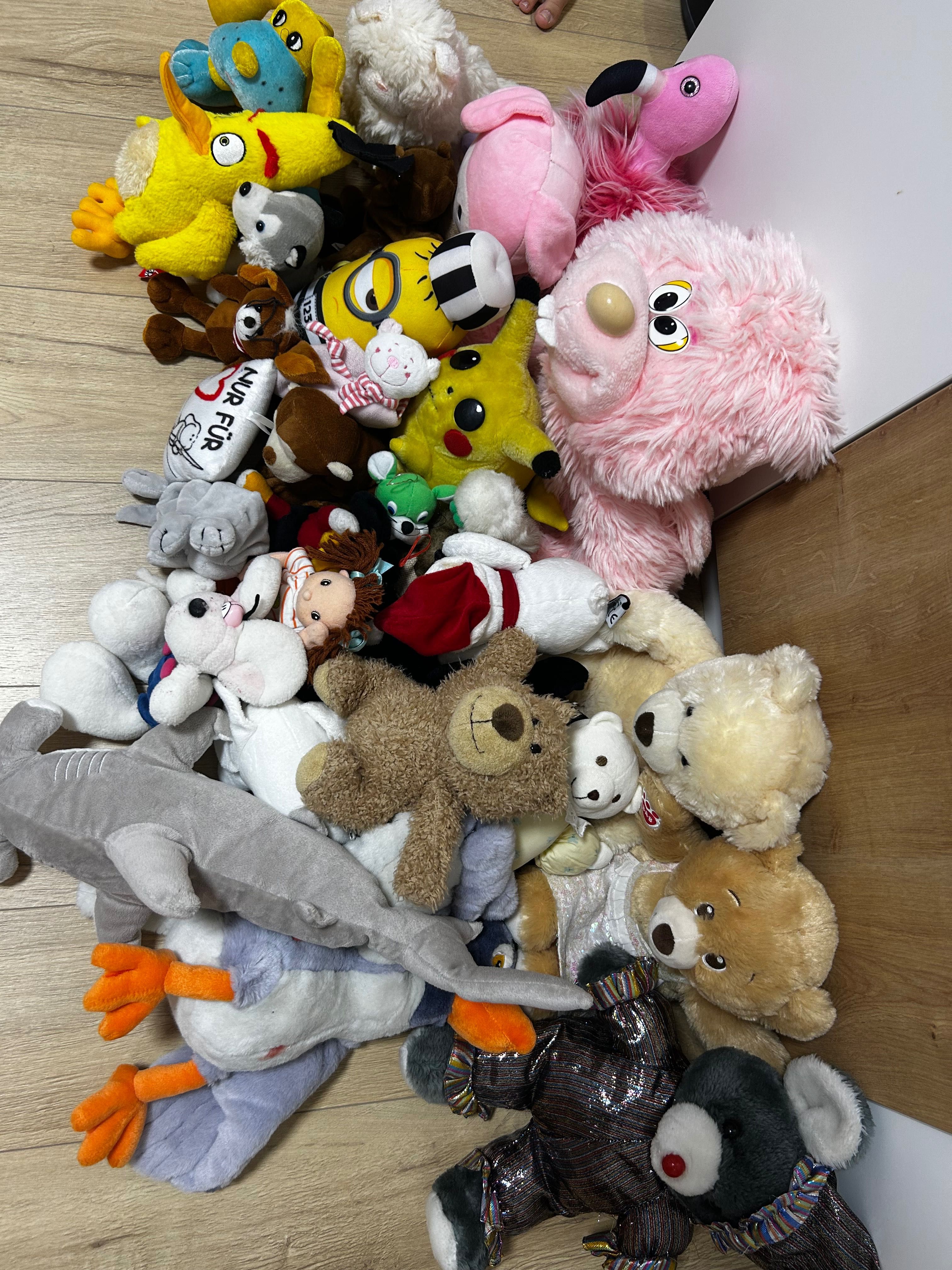 Лот плюшени играчки
