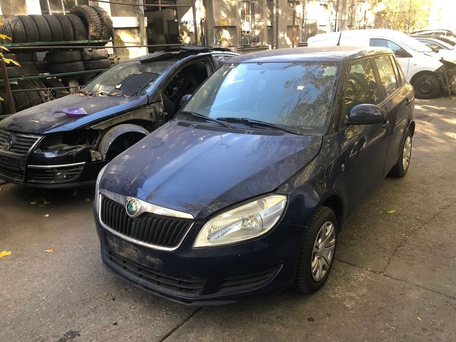 Dezmembrez Skoda Fabia 2 facelift 2011 albastru 1.2 benzina
